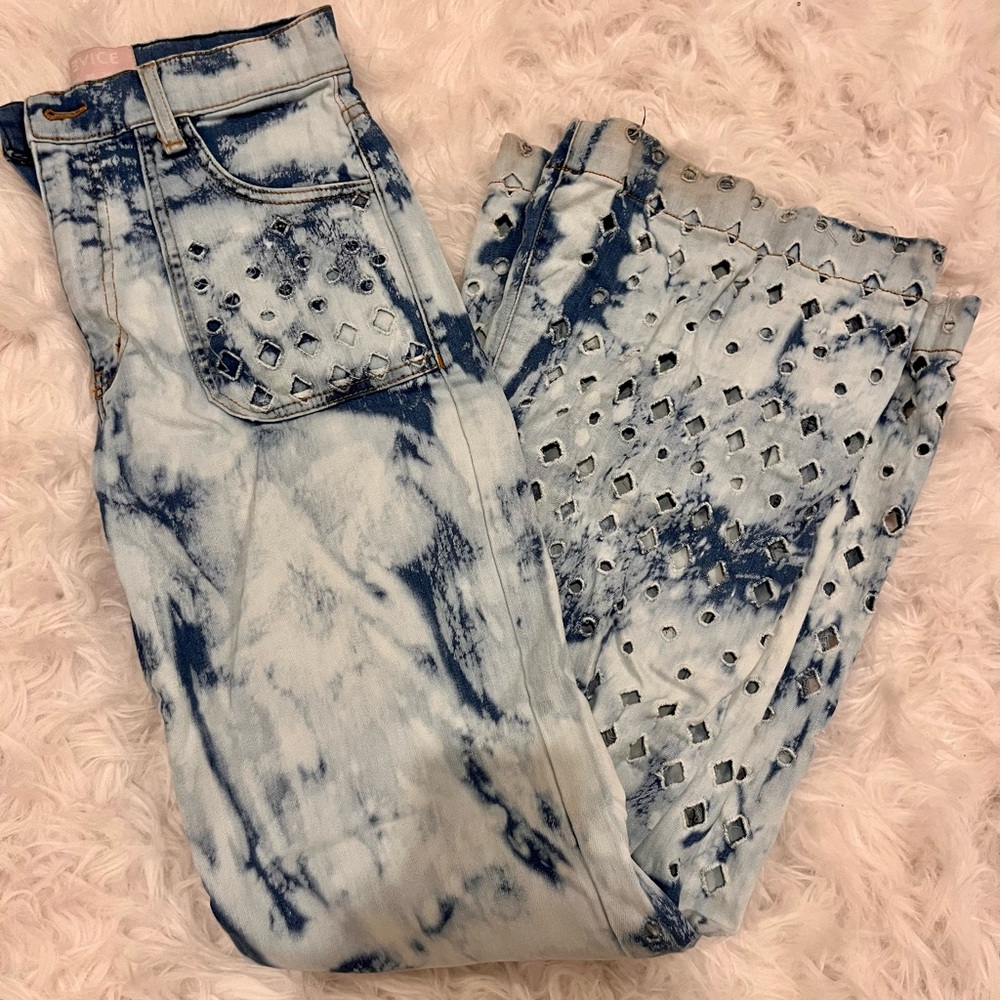 Flare jeans perfect for Nashville or bachelorettes!